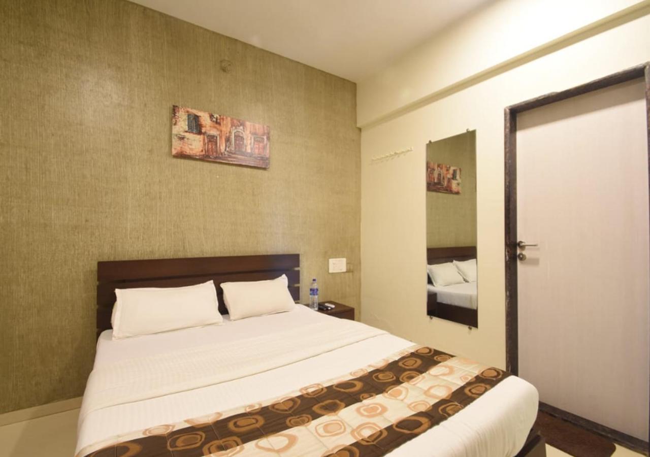 Hotel Iris Suites, Navi Mumbai Extérieur photo